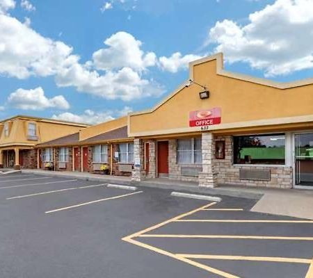 Econo Lodge Erlanger Esterno foto